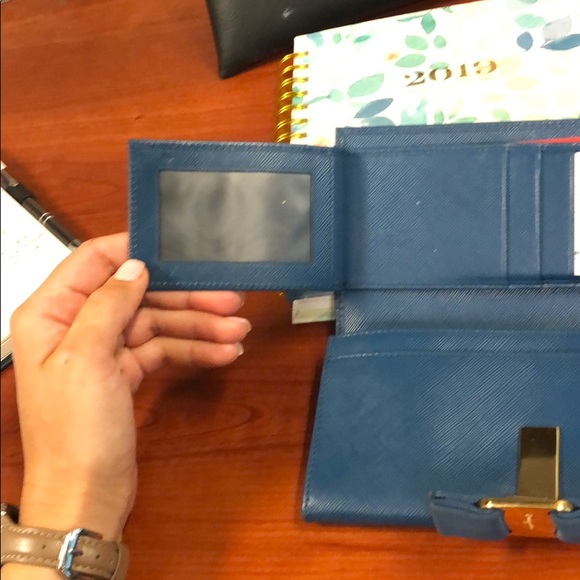 ❌❌❌SOLD❌❌❌Salvatore Ferragamo Blue wallet - Picture 7 of 8